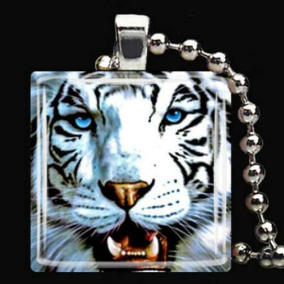 Jewelry - Necklace- NEW-Wild African White Tiger Animal